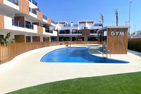 PISCINA Y GYM