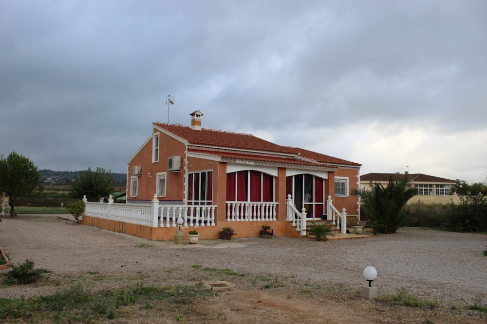 Instapklare villa met gastenverblijf / Hondon de los Frailes