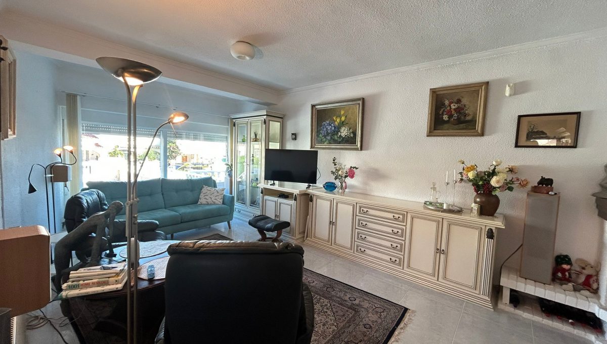 WhatsApp Image 2025-10-22 at 13.36.00 (1)