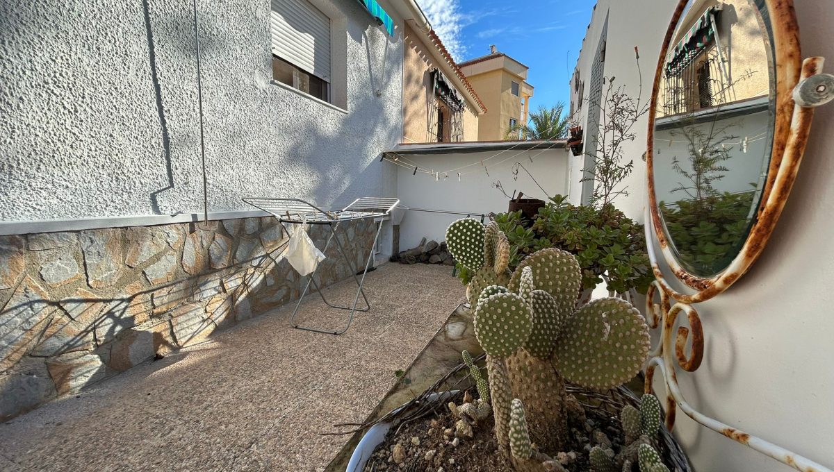 WhatsApp Image 2025-10-22 at 13.36.01 (1)