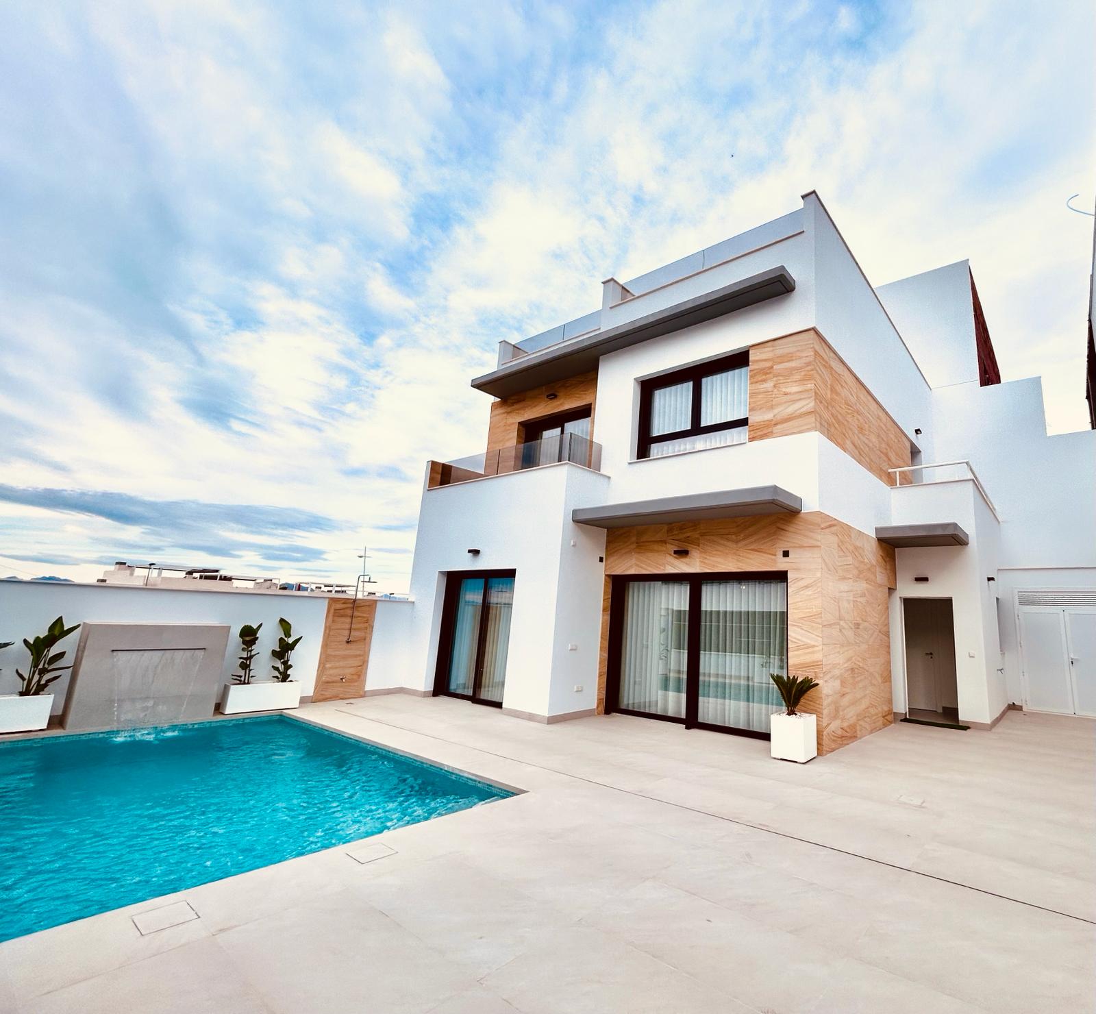 Moderne villa met kelder en privézwembad